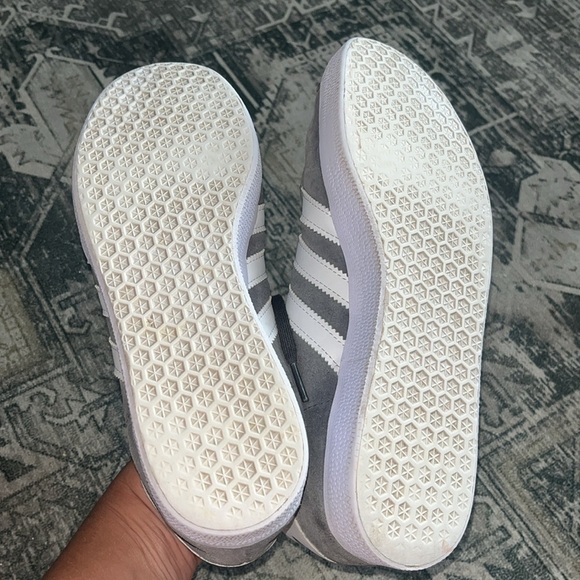 Adidas men’s Gazelle Sneakers size 8 - Picture 9 of 9